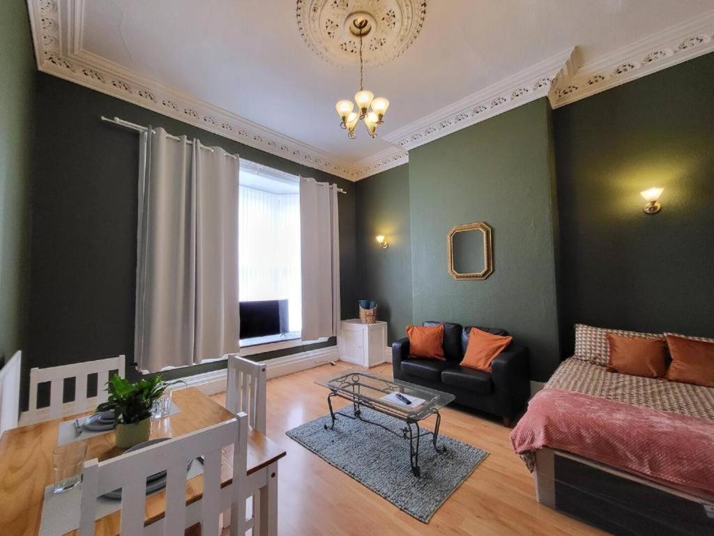 Digbeth City Centre Apartment Sleeps 12 Opposite Coach Station Бирмингем Экстерьер фото